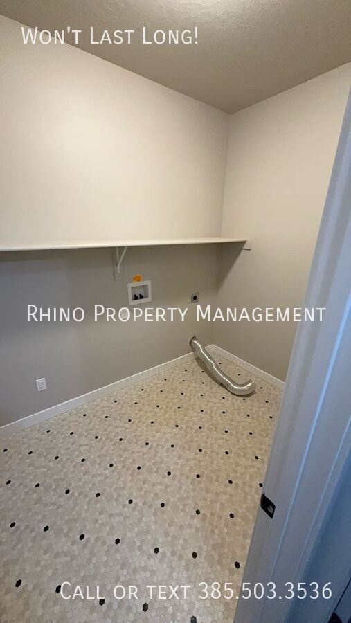 Building Photo - 927 Wahlen Way