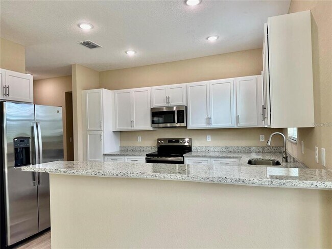 Building Photo - 13075 House Finch Rd
