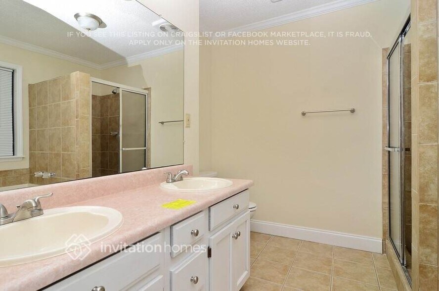 Building Photo - 7855 Dogwood Way