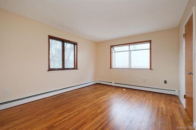 Building Photo - 132 Woodland Dr