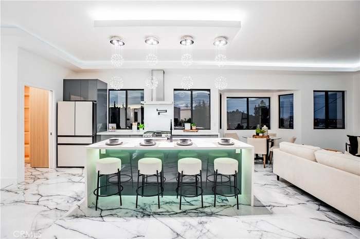 Building Photo - 440 Del Norte St