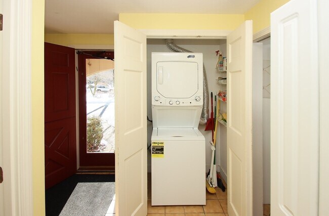 Building Photo - 74 Prynne Ridge Rd