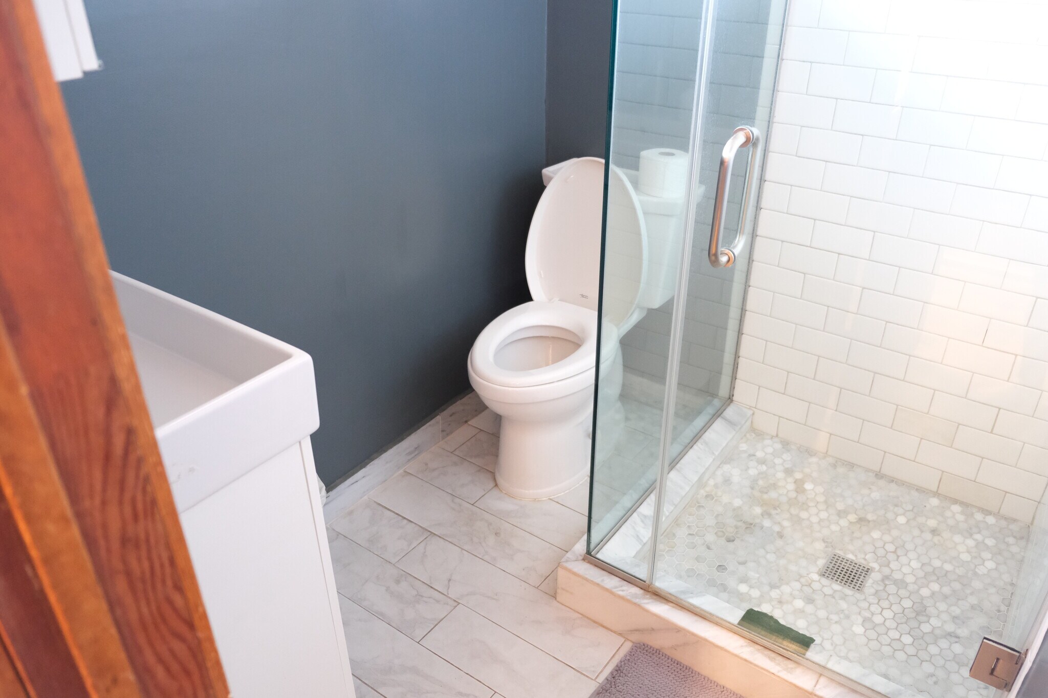 This is the private bathroom - 1243 N Alexandria Ave