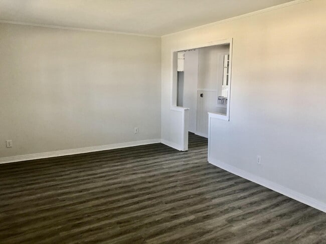Building Photo - 3-Bedroom 2-Bathroom Home with 2 car garage  in Prime Cookeville Location!