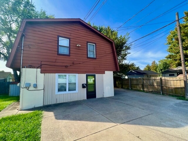 Primary Photo - 3500 Igleheart Ave