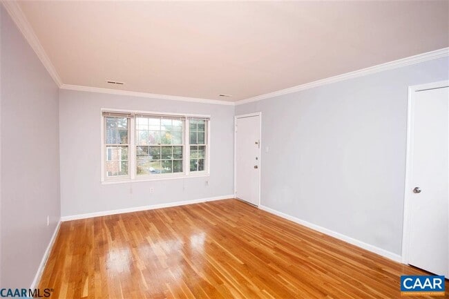 Building Photo - 2422 Barracks Pl