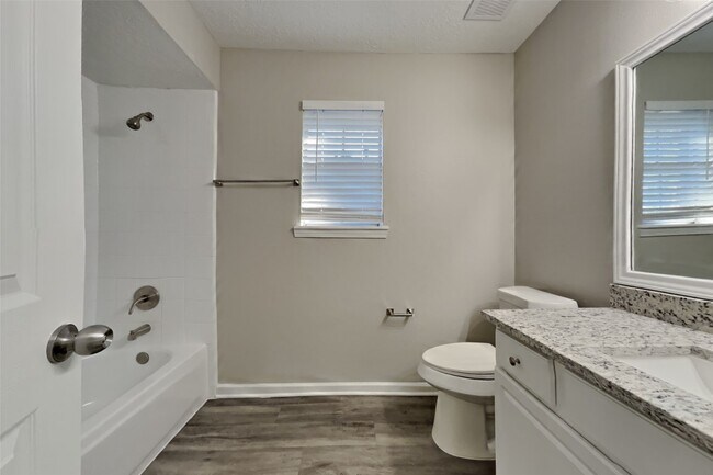 Building Photo - 7022 Echo Pines Dr