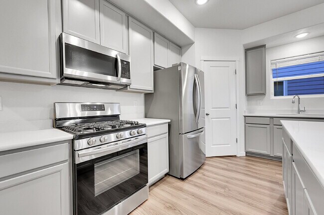 Building Photo - $2,550 - 3 Bed, 2.5 Bath Home in Colorado ...