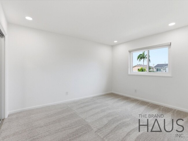 Building Photo - Newly Remodeled Huntington Beach Home with Brand-New AC & Premium Finishes