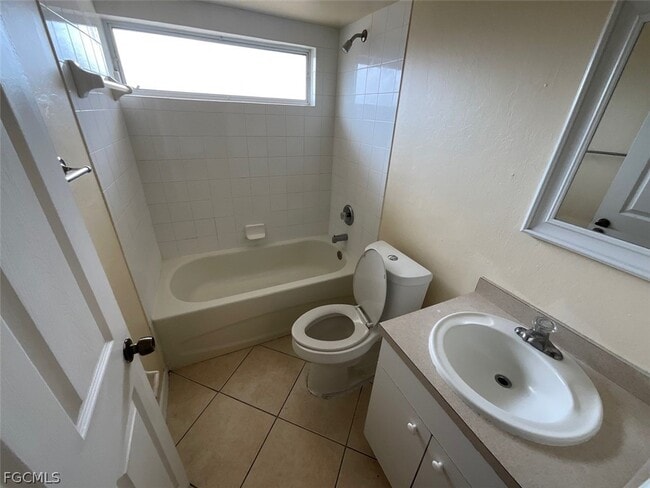 Building Photo - 4005 1st St SW