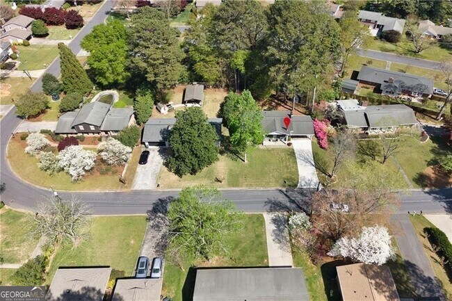Building Photo - 677 Hillandale Cir