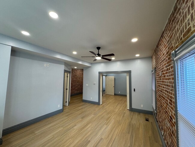 Building Photo - 2137-2139 California St,