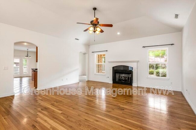Building Photo - 4003 SW Hawthorne Pl
