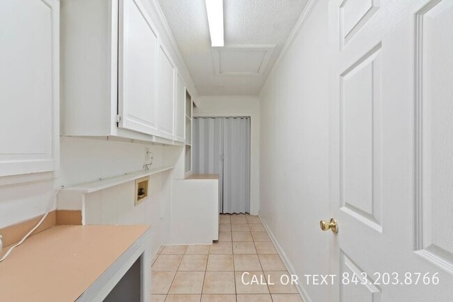 Building Photo - 625 Kristen Cir