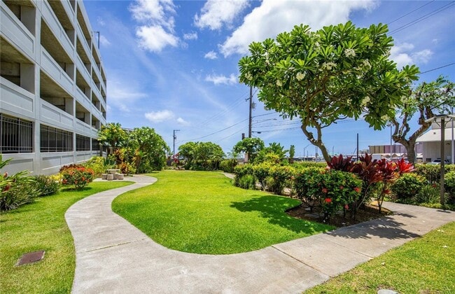 Building Photo - 1BD/1BA/1 Covered Parking