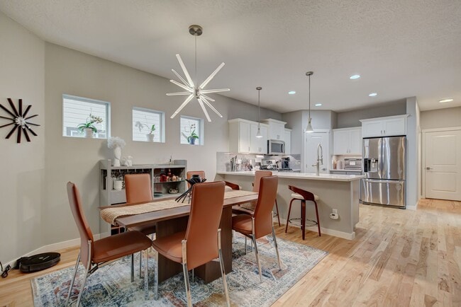 Building Photo - Sophisticated SE Boise Home Close To Downtown Boise