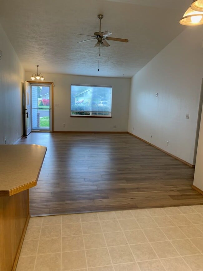Building Photo - 9049 Torrey Ln