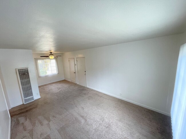 Building Photo - Cute Leimert Park 1bd/1ba unit with parkin...
