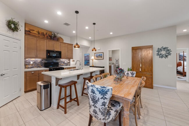 Building Photo - 78863 Amare Way