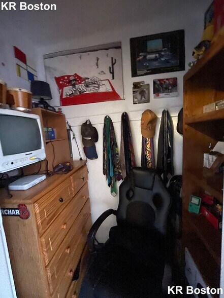 Building Photo - 17 Higgins St