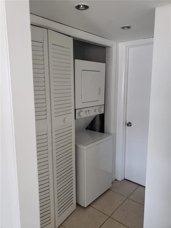 Building Photo - 4951 Wedgewood Way