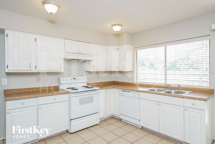 Building Photo - 9814 Emory Oak Cir