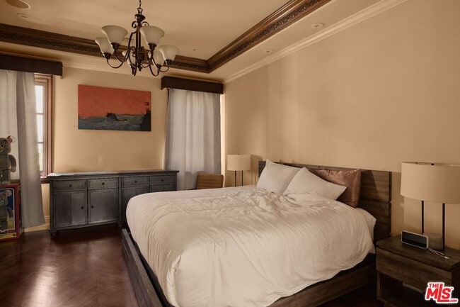 Building Photo - 614 N Palm Dr