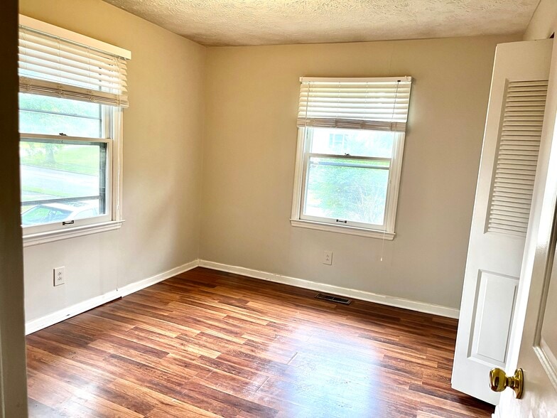 Building Photo - 3056 Dale Hollow Dr