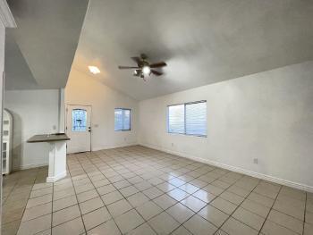 Building Photo - 2078 Del Rey Dr