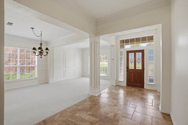 Building Photo - 6613 Barclay Ln
