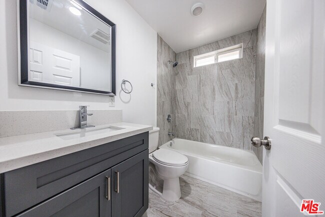 Building Photo - 1617 W 55th St