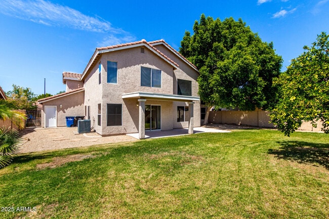 Building Photo - 913 W Juanita Ave