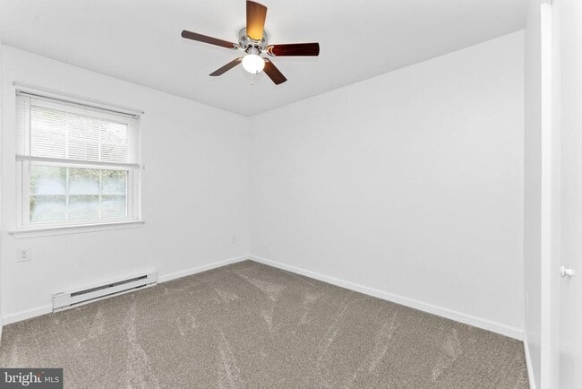 Building Photo - 553 Blaker Dr