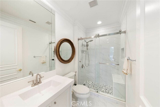 Building Photo - 7 Vista Luci