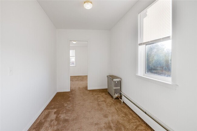 Building Photo - 757 Holt Rd