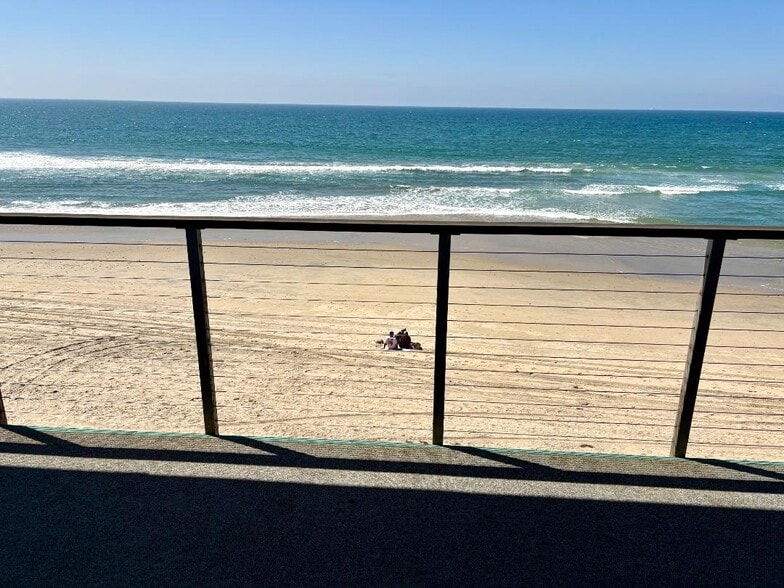 Building Photo - 1320 Seacoast Dr