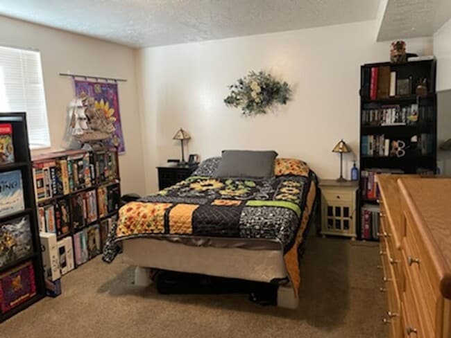 Building Photo - Contract Sale! 1B/1B Pet Friendly Apartment South of BYU