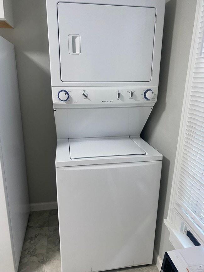 Building Photo - 625-627 S 10th Street