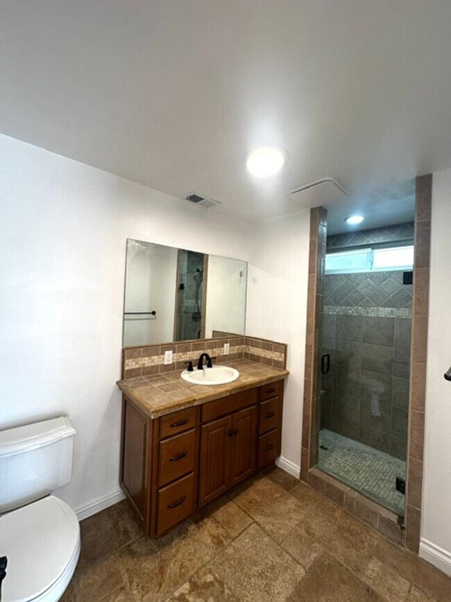 Building Photo - 436 S Seaward Ave
