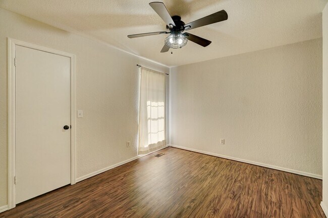 Building Photo - Updated 3-bedroom, 2-bath home in SE Edmond