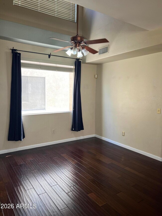 Building Photo - 15420 S 14th Pl