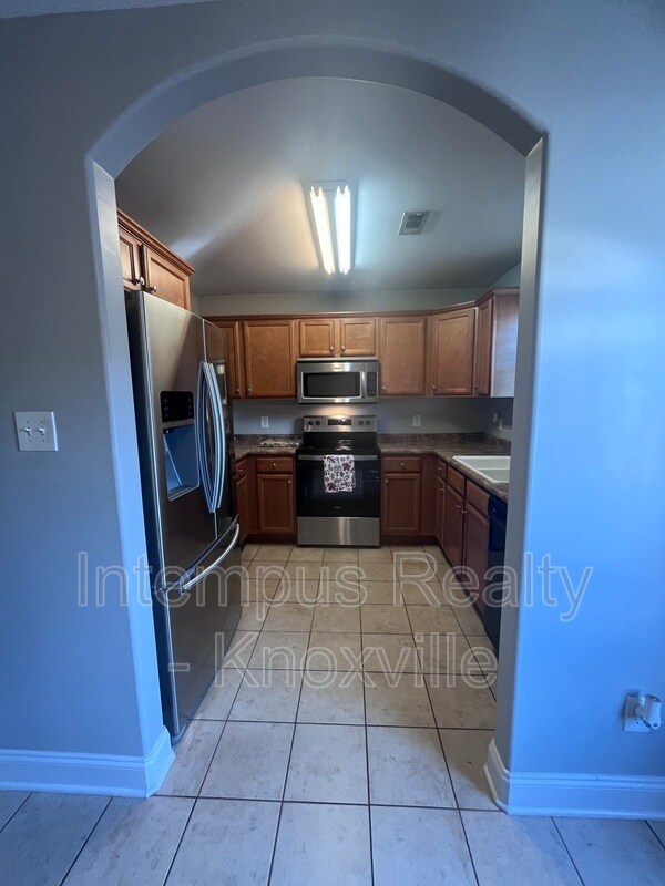 Building Photo - 1420 Hazelgreen Way