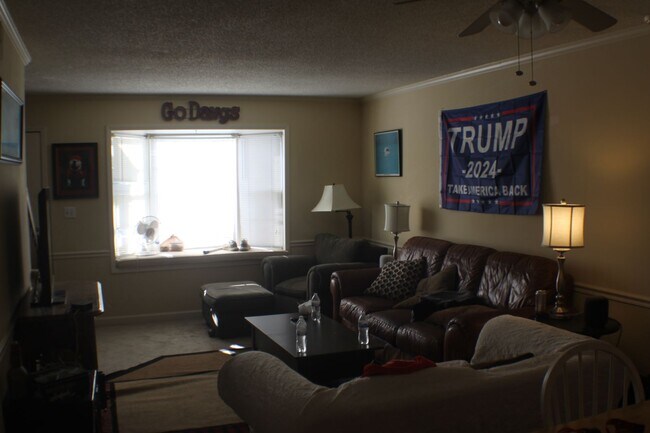 Building Photo - Lumpkin Square Apartments