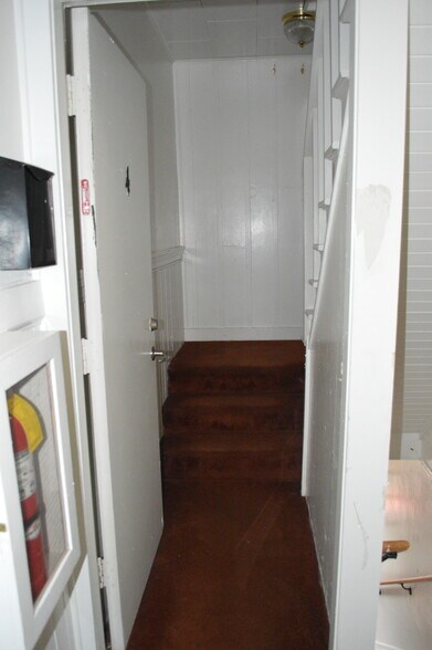 Building Photo - 430 S Holladay Dr