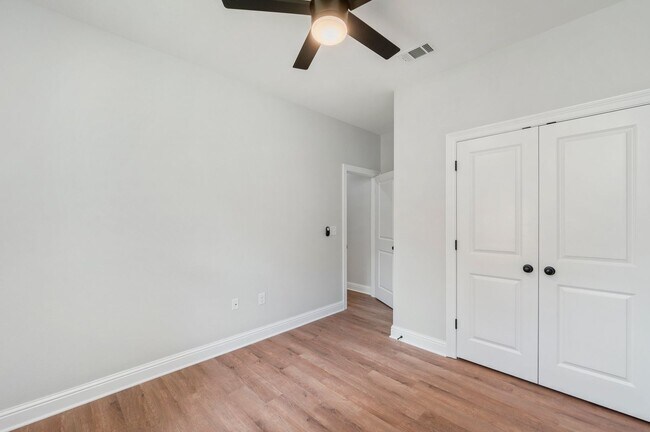 Building Photo - 4 Bedroom In Niceville!