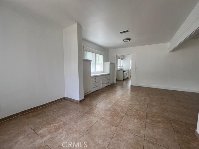 Building Photo - 1554 E Woodbury Rd