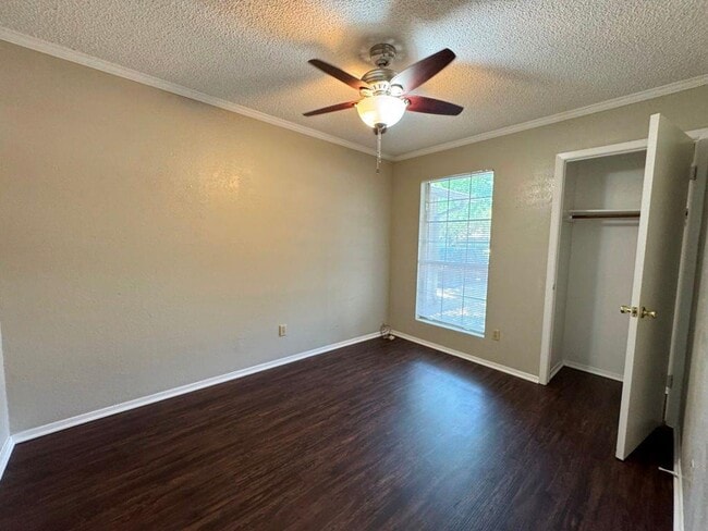 Building Photo - 1107 Spearson Ln