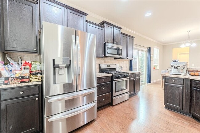 Building Photo - 801 Village Field Ct NW