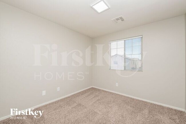 Building Photo - 1708 Mizzenmast Ave