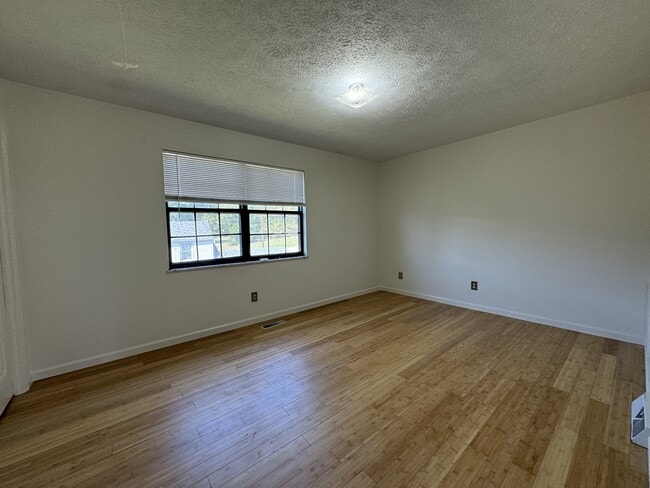 Building Photo - 1317 Perry Ave